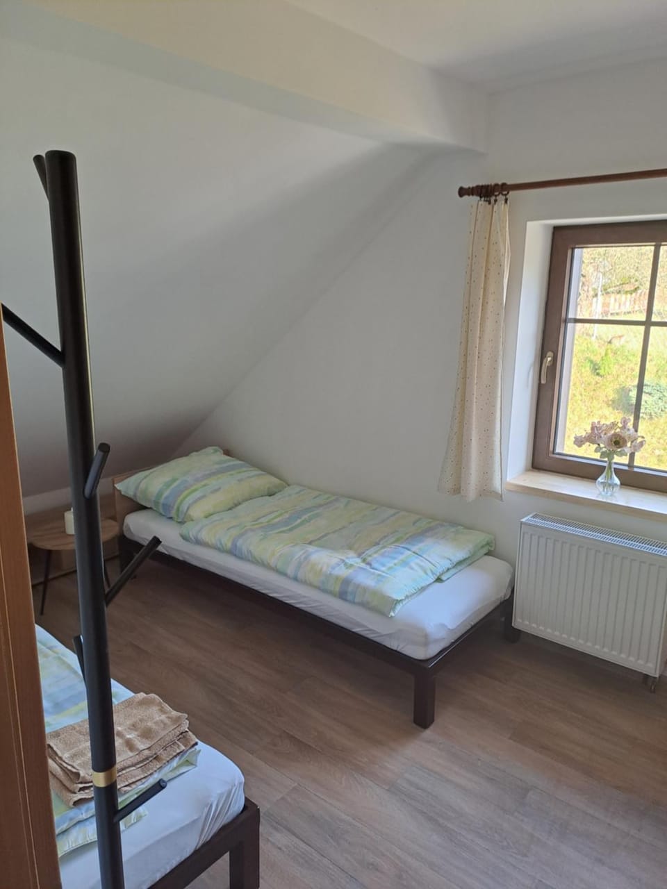 Bed, Photo of the whole room, Bedroom, internet