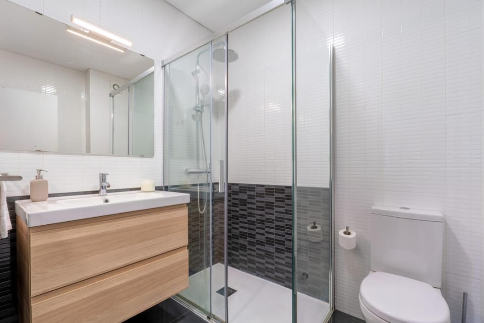 Shower, Bathroom, towels