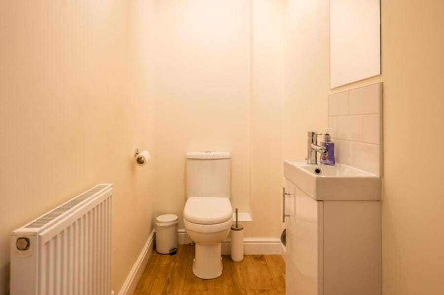 Cosy 4BR Cottage in Great Glemham Village Apartment in Suffolk Coastal District