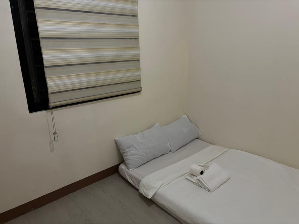 Elisa's 3BR Home with Pool Apartment in Calabarzon