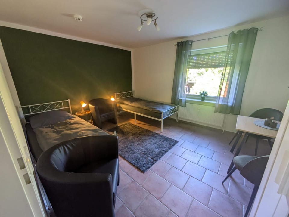 Bed, TV and multimedia, Photo of the whole room, Seating area