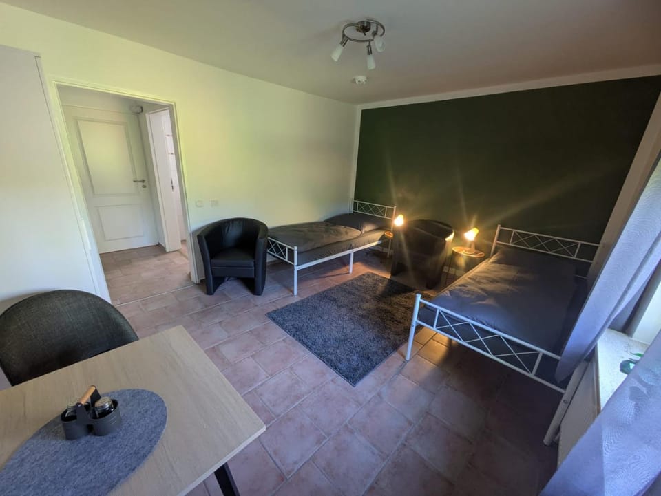 TV and multimedia, Photo of the whole room, Seating area, Bedroom