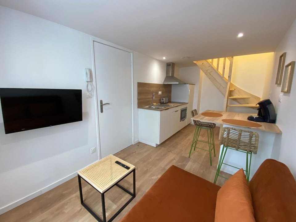 TV and multimedia, Coffee/tea facilities, Living room, kitchen