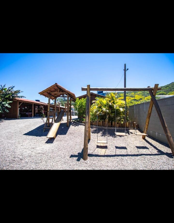 Hospedagem Chalés do Parque Próx Beto Carrero e Praias em Penha Vacation rental in Penha