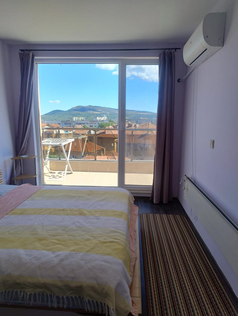 The View - Modern and Central Stay Apartment in Bulgaria