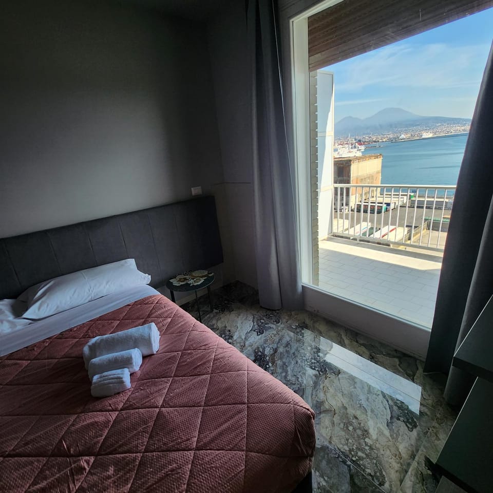 Mia Suites Angioino Bed and Breakfast in Naples