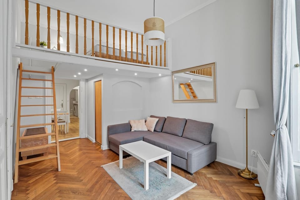 Bed, Living room, Photo of the whole room, Seating area