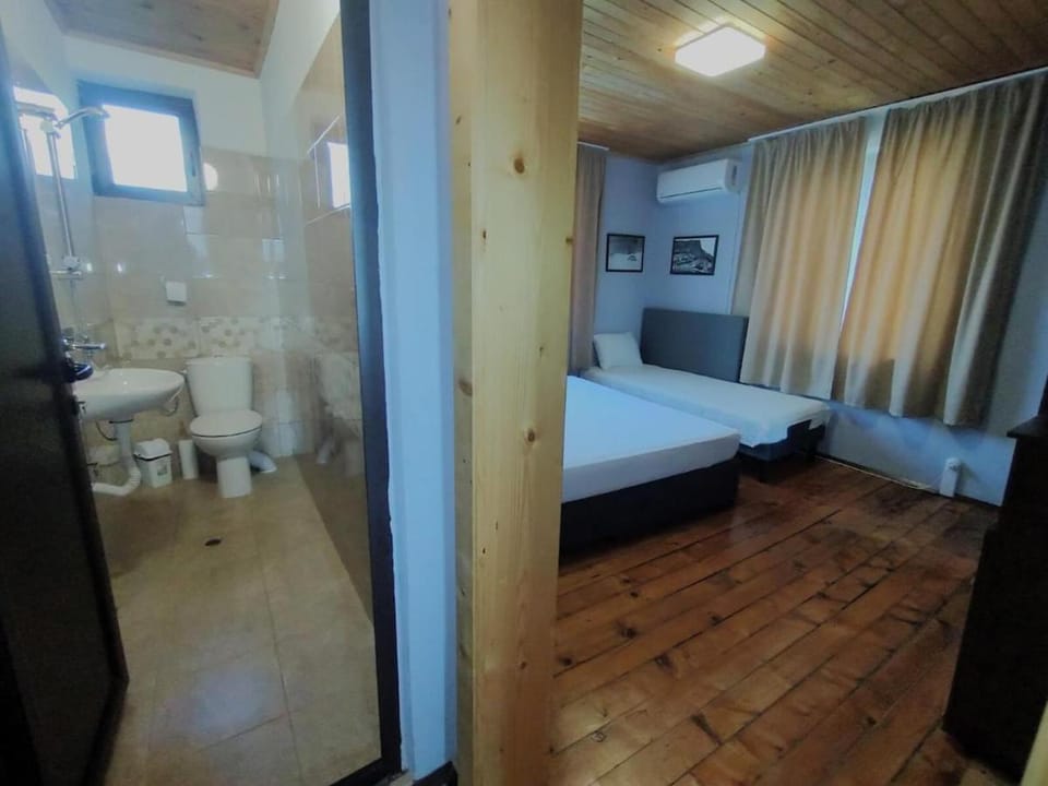 Къща за гости При Комина - Guest House By the Chimney House in Gabrovo, Bulgaria