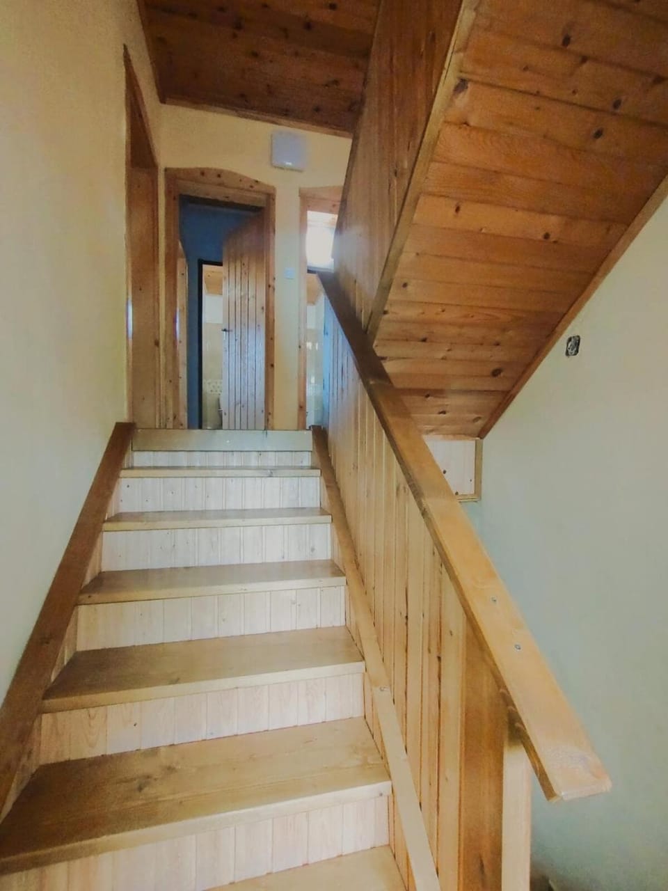 Къща за гости При Комина - Guest House By the Chimney House in Gabrovo, Bulgaria