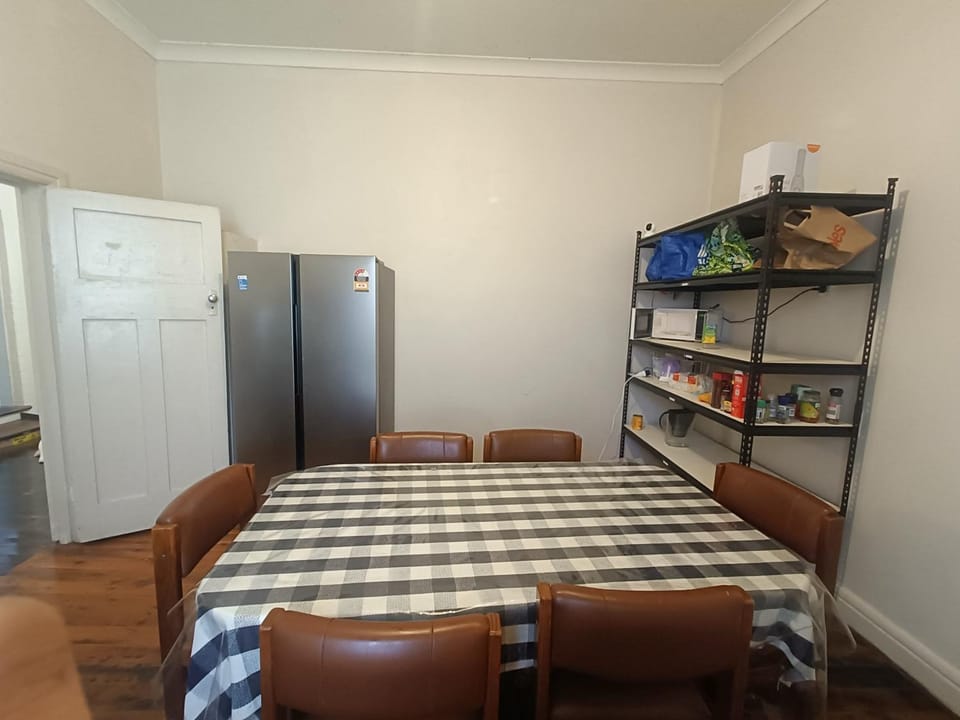 Tiny Single Room in Earlwood House - EW7 Vacation rental in Sydney