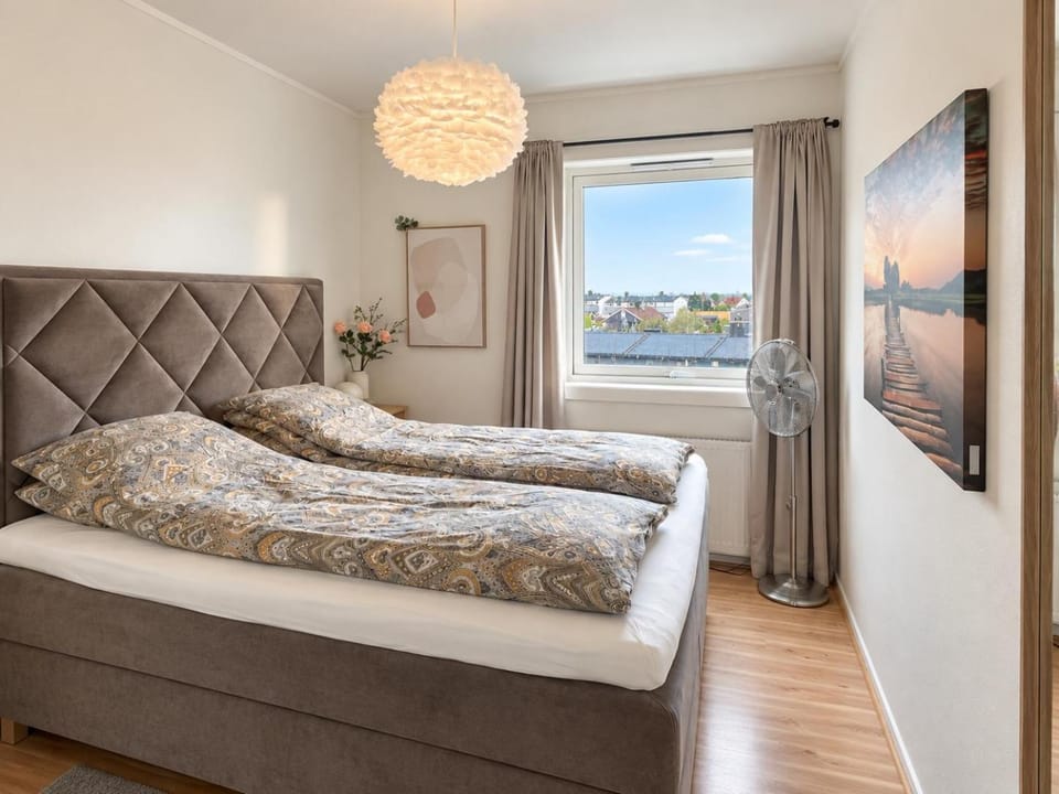Large Family Apartment near Oslo - 3 Bedrooms, Free Parking, Balcony Apartment in Viken, Norway