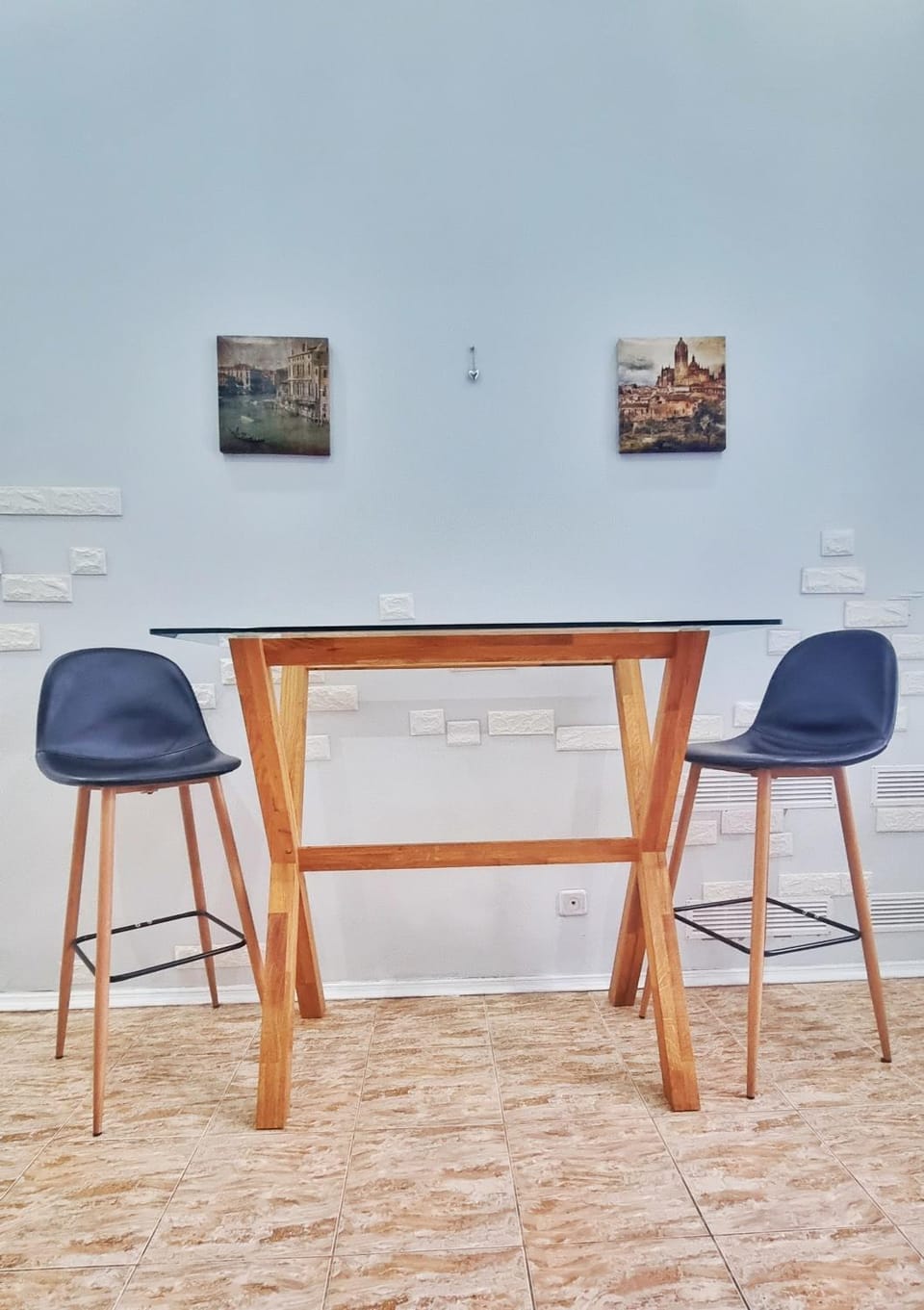 Seating area, Dining area