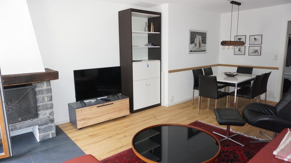 TV and multimedia, Dining area, Evening entertainment