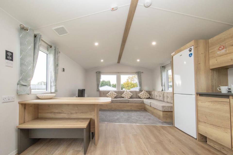 All in Haven - 3 Bed Brand New Caravan Valley Farm Campground/ 
RV Resort in Clacton-on-Sea