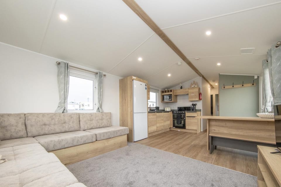 All in Haven - 3 Bed Brand New Caravan Valley Farm Campground/ 
RV Resort in Clacton-on-Sea