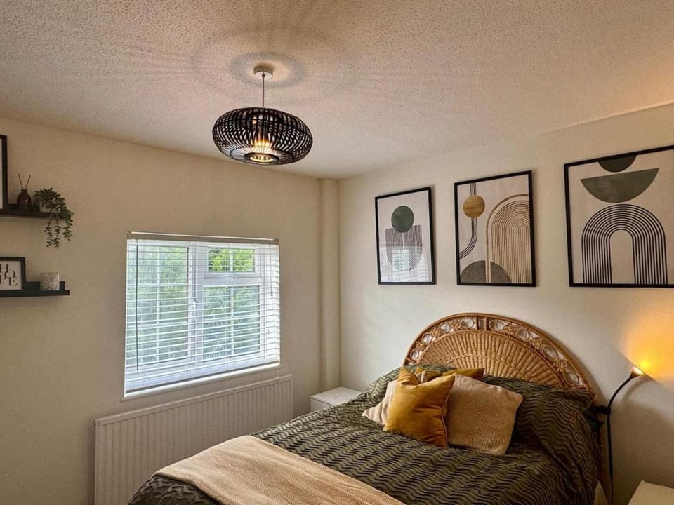 Modern 2-Bed Home with great location in Luton House in Luton