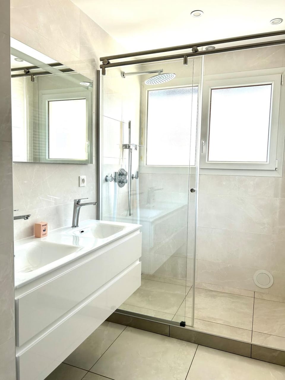 M045 Marquer Joli appartement T3 avec balcon Apartment in Annemasse