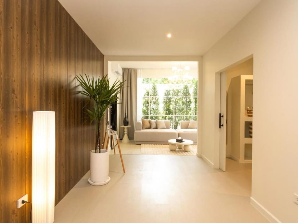 3 Bedrooms for 5 Guests in the Heart of Sathorn Apartment in Bangkok