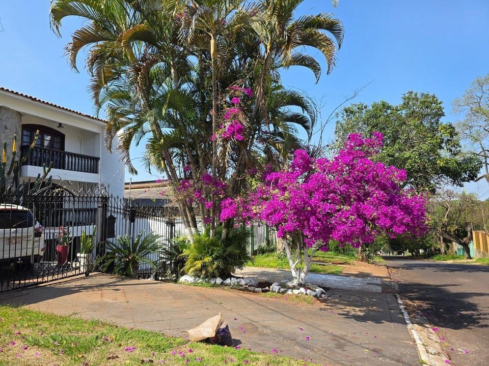 Casa Centro de Foz ótima área de lazer House in Foz do Iguaçu