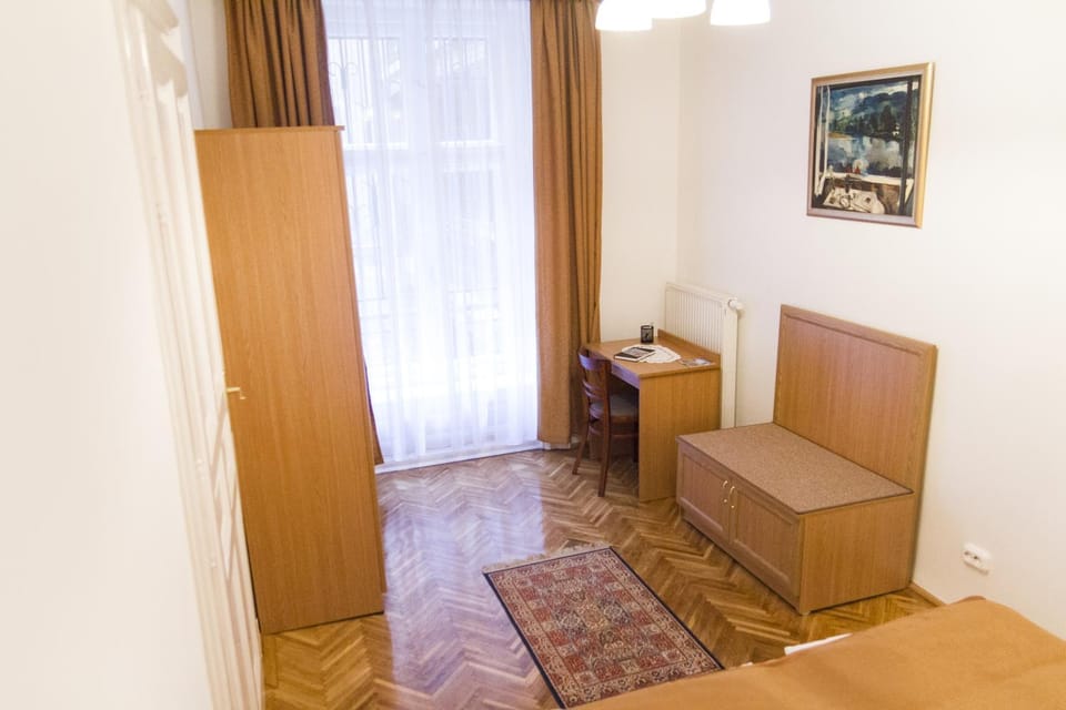 Bedroom, Garden view