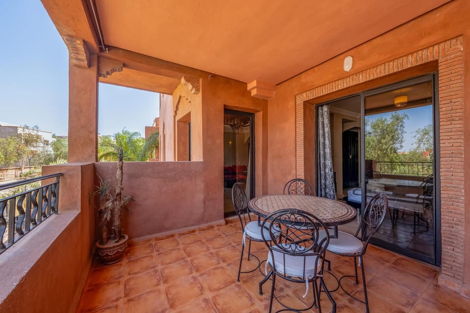 Patio, Dining area