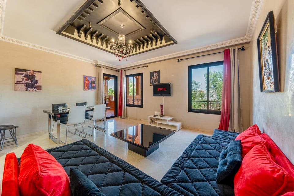 Living room, Seating area, Dining area