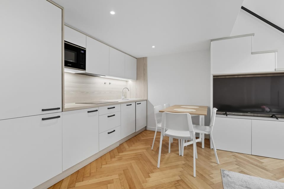 Kitchen or kitchenette, Dining area, dishwasher, minibar, oven, pet friendly, stove