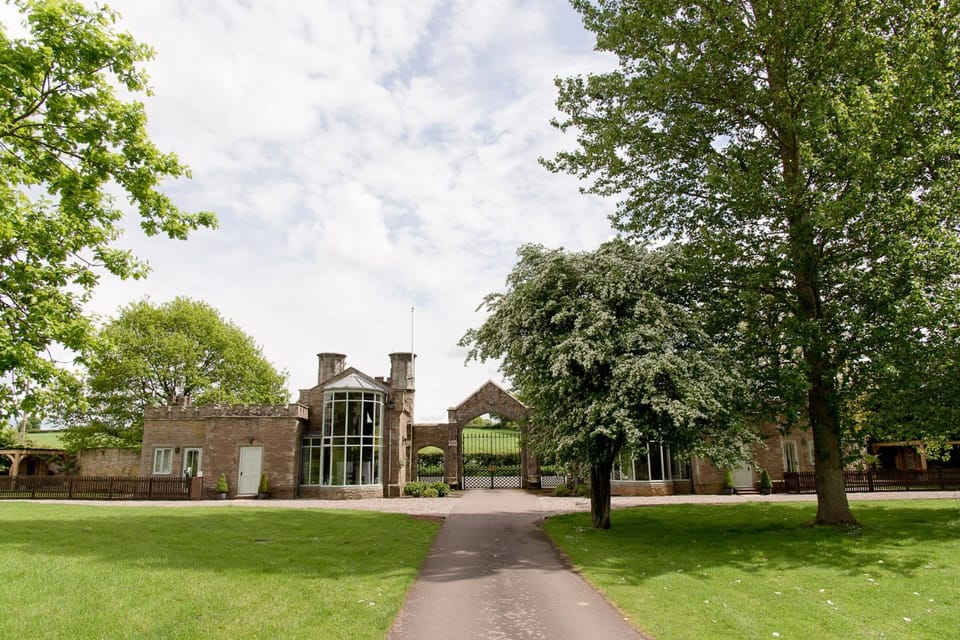 Property building, Spring, Day, Natural landscape, Garden, Garden view