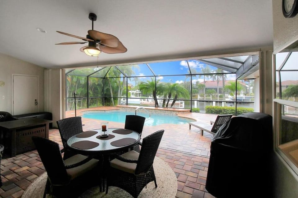 Patio, Day, Balcony/Terrace, Seating area, Dining area, Swimming pool