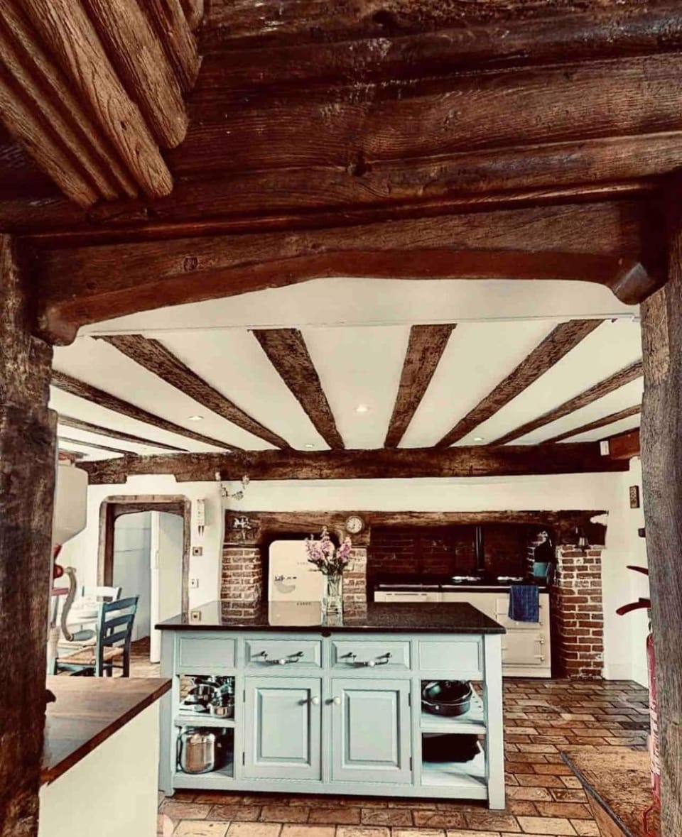 Kitchen or kitchenette, pet friendly