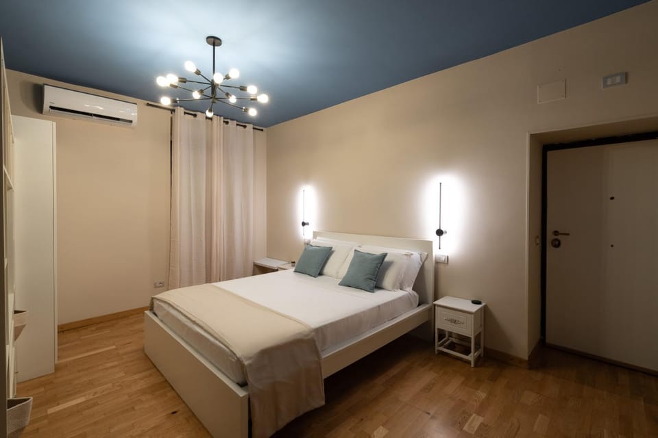 Bed, Photo of the whole room, Bedroom, air conditioner