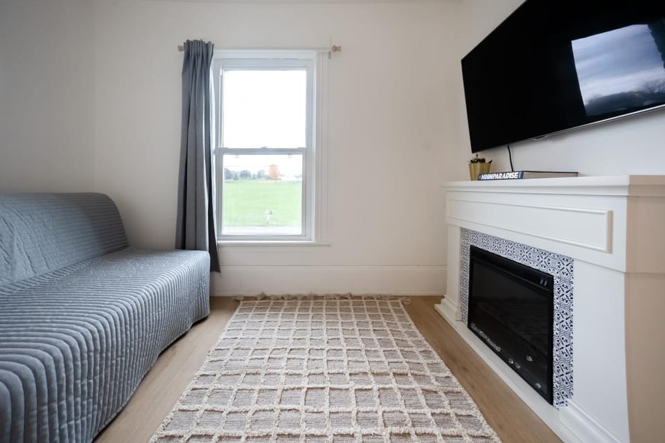 Communal lounge/ TV room, TV and multimedia, Seating area, Evening entertainment