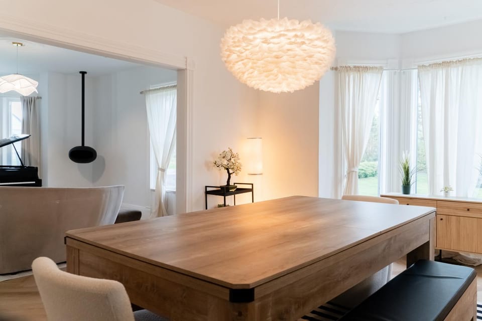 Seating area, Dining area