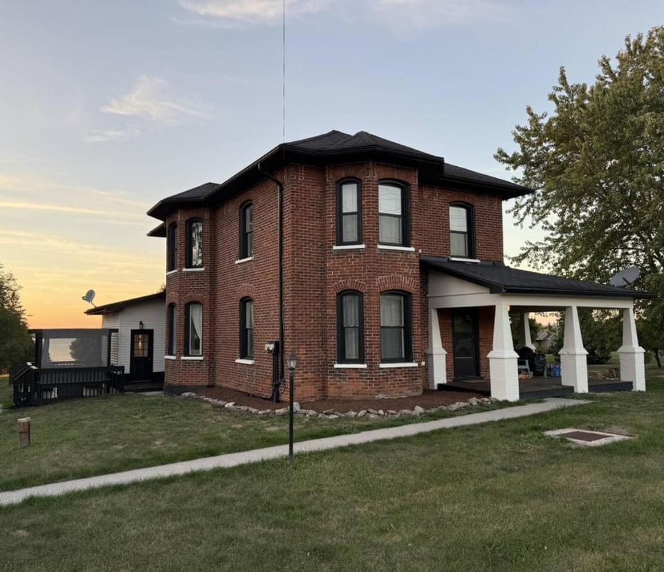 Property building, Day, Natural landscape