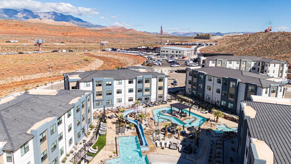 Signal Peak | Resort Amenities 30 mins from Zion! Apartment in Washington