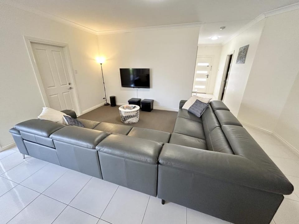 Atlantis - Spacious Coastal Home in Port Hughes House in Port Hughes