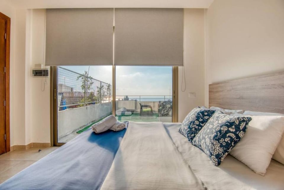 Bed, Bedroom, air conditioner