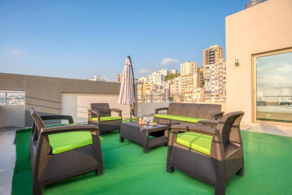 Patio, View (from property/room), Balcony/Terrace, Balcony/Terrace, Seating area, City view