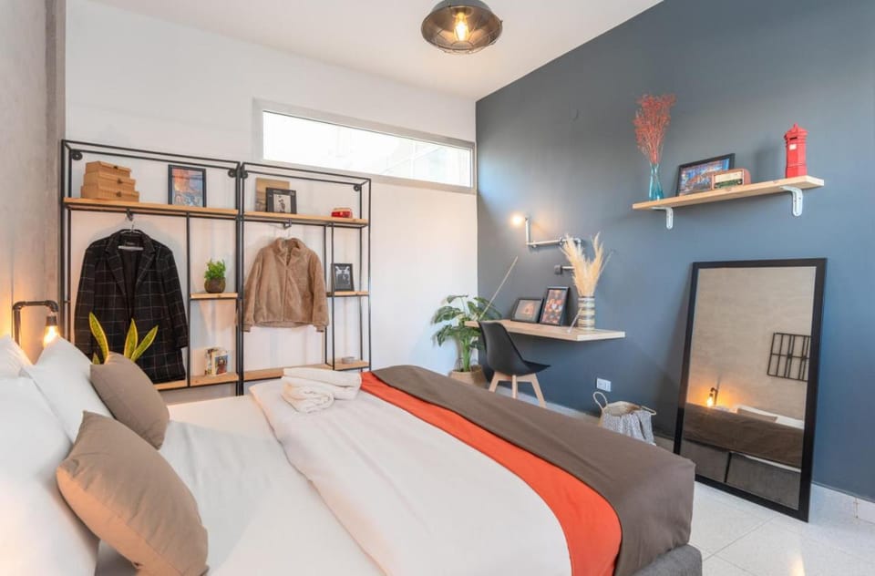 Bed, Business facilities, Bedroom, towels