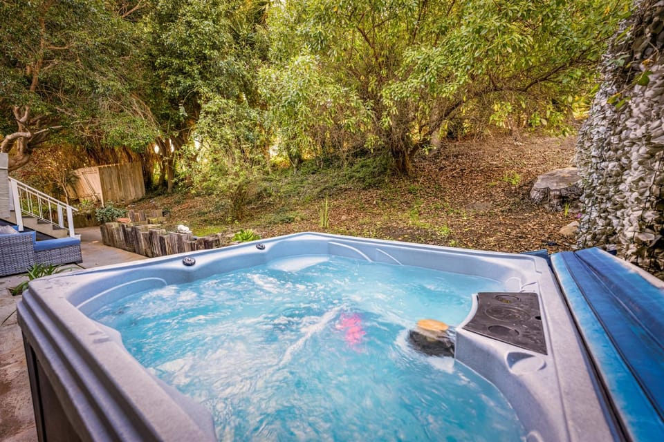 Summerland Surf Shack | Chosen Beach Collection House in Summerland