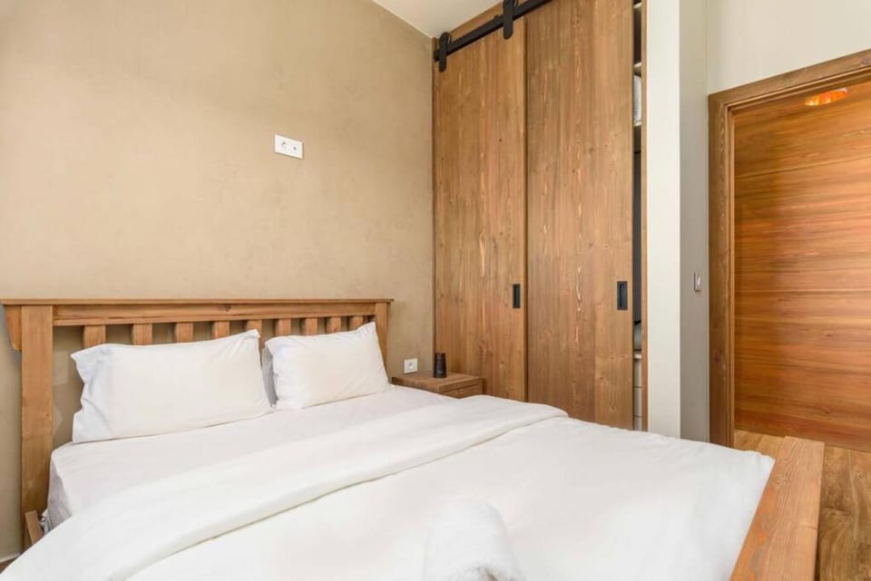 Bed, Bedroom, heating, wardrobe