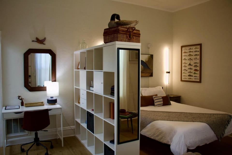 Simple Studio Walk Everywhere Apartment in St Petersburg