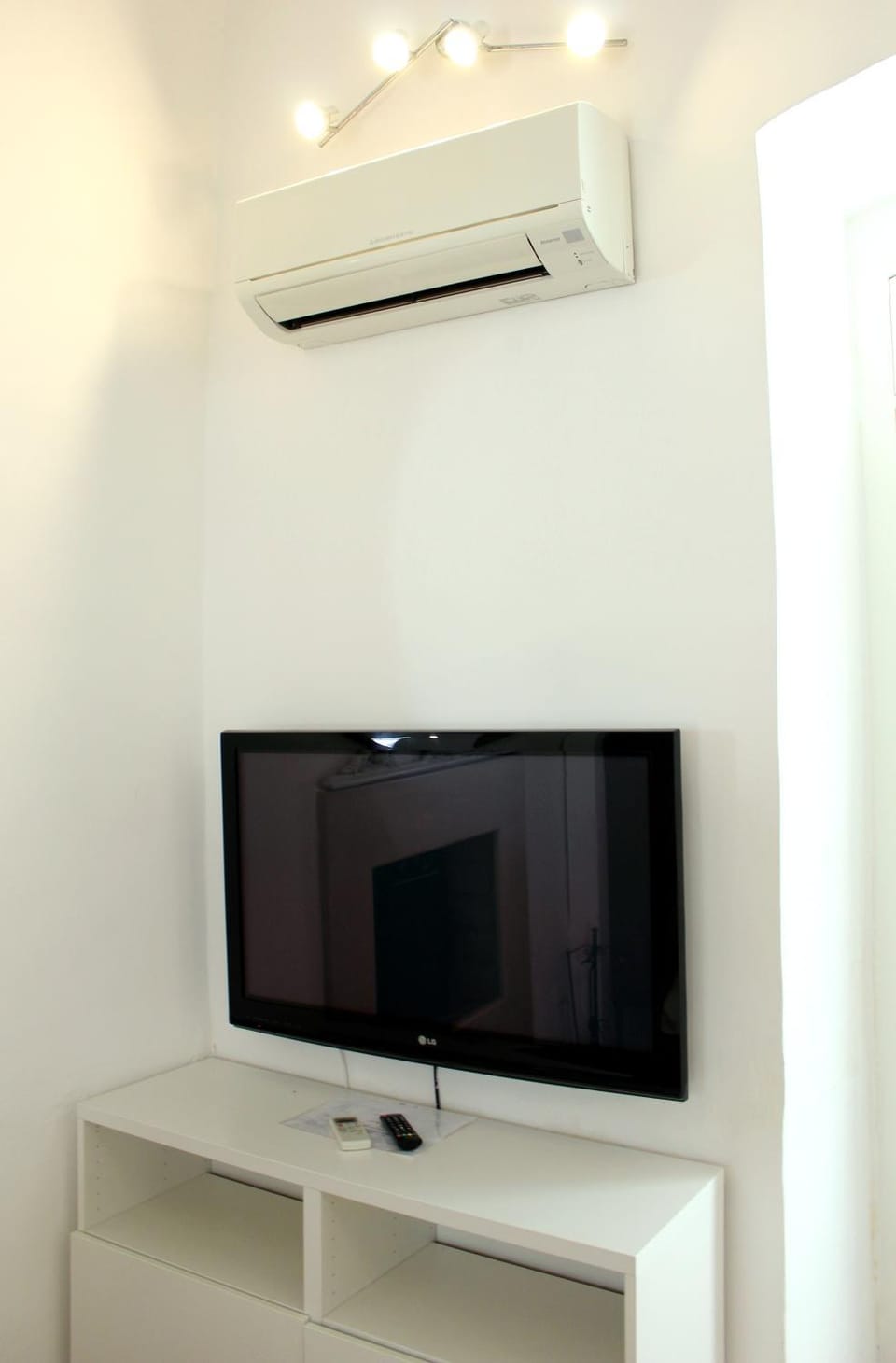 Communal lounge/ TV room, TV and multimedia