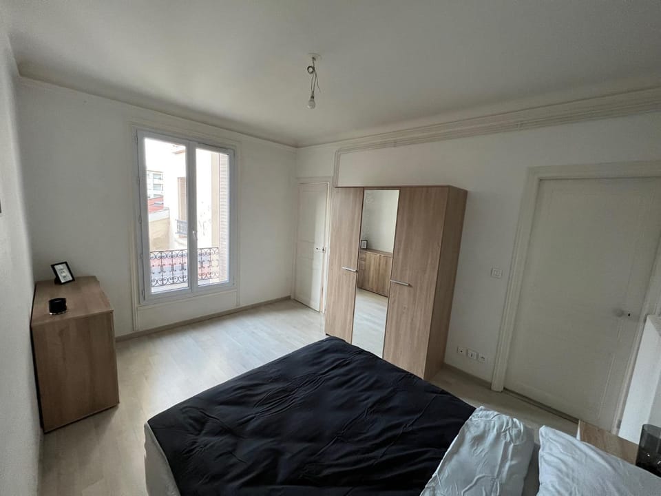 Grand T3 avec parking privé, centre & caves à champagne Apartment in Reims