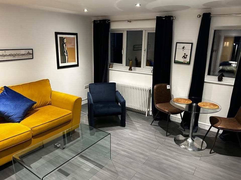 Stunning apartment with parking near Barnsley town centre sleeps 4 Apartment in Borough of Barnsley