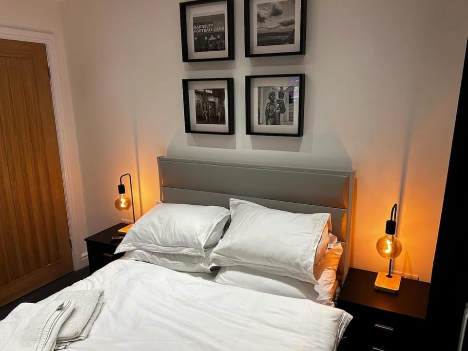 Stunning apartment with parking near Barnsley town centre sleeps 4 Apartment in Borough of Barnsley