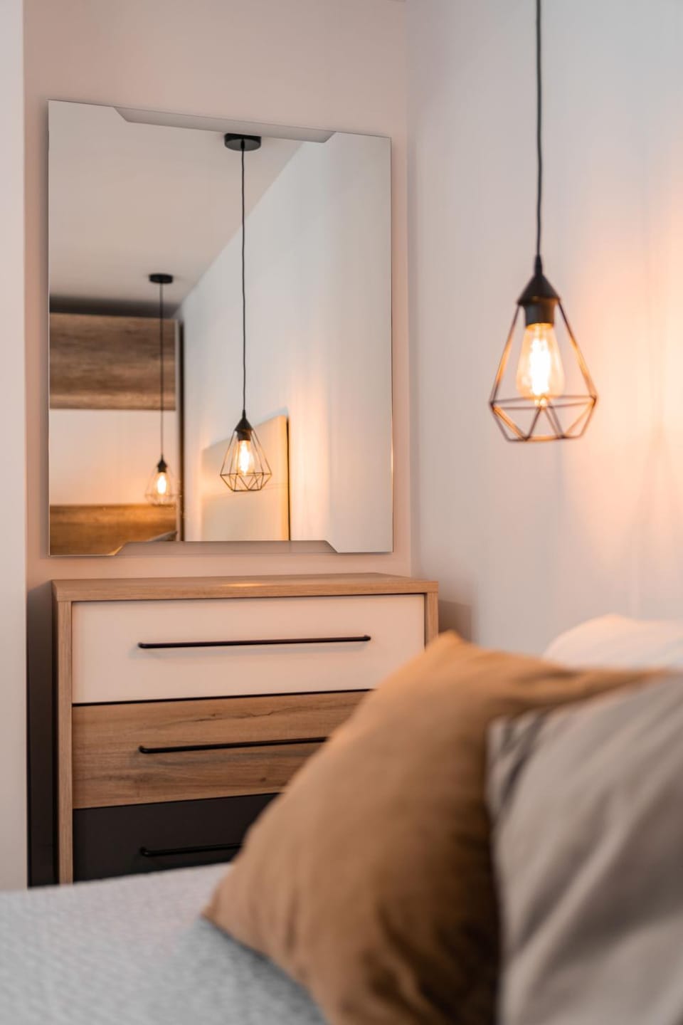 Photo of the whole room, Bedroom