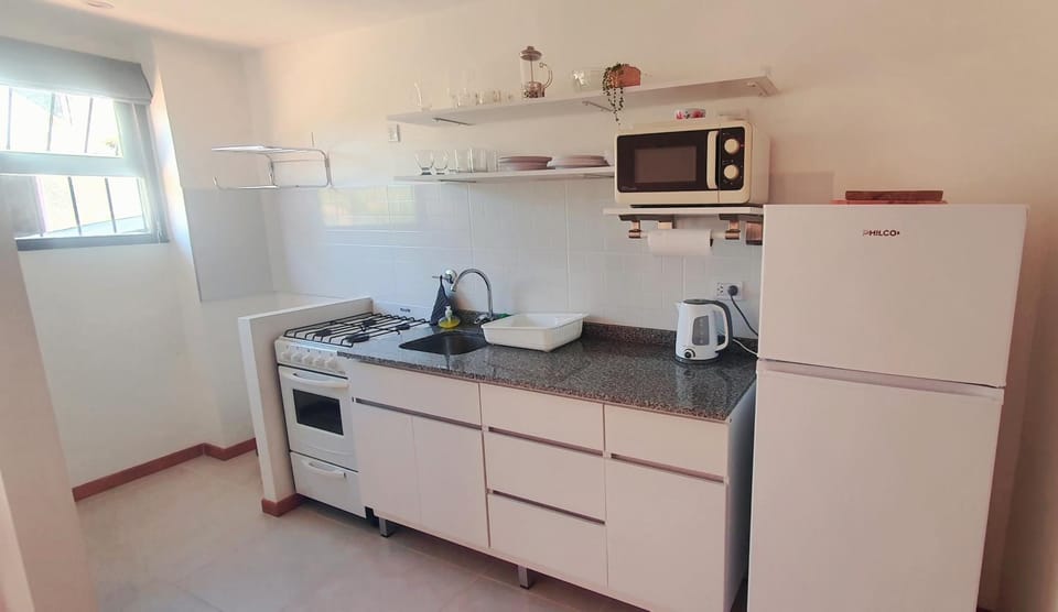 microwave, stove, kitchen