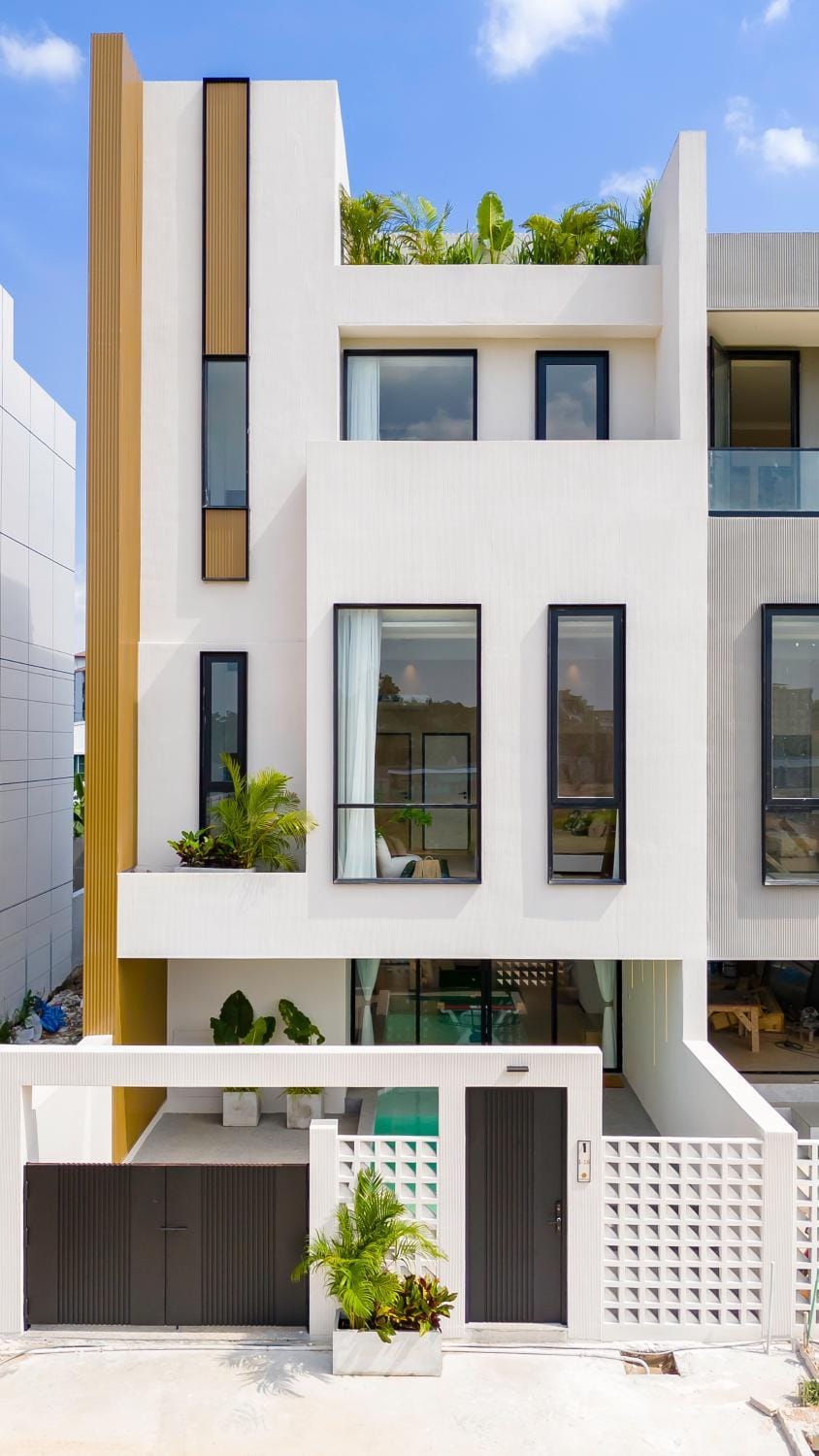 Property building, Day, View (from property/room), Balcony/Terrace