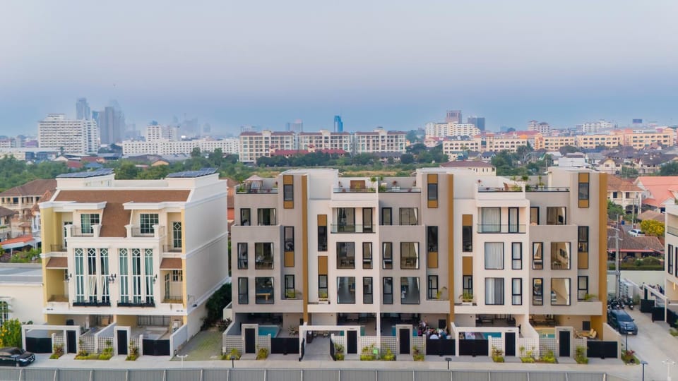 Property building, Day, Bird's eye view, City view, Street view, Location